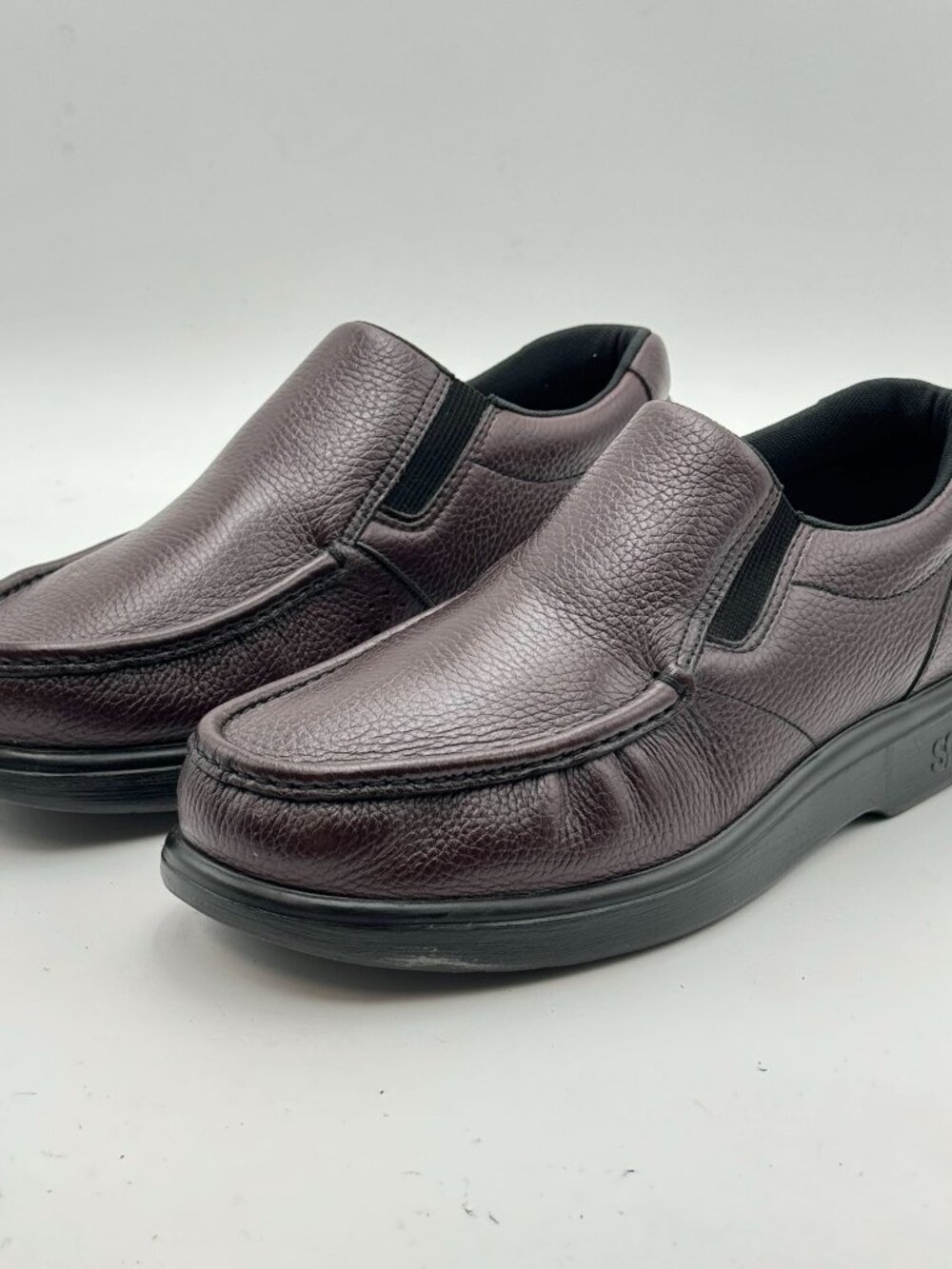 SAS Side Gore Burgundy Pebbled Leather Slip On Moc Toe Loafers Mens 11.5M Shoes